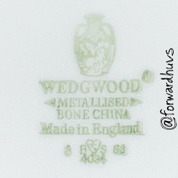 Wedgwood Metallised Bone China Made in England - Picture 6 of 9